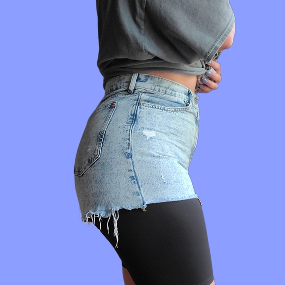 BDG A-Line Cutoff Denim Shorts, Size 32 - Picture 4 of 8